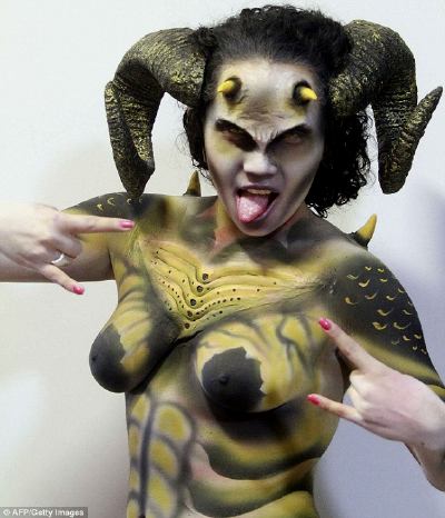 Tatouages et piercings extremes