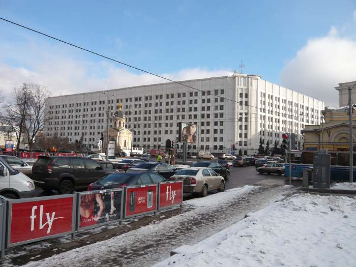 Publicité Fly dans une artère de Moscou