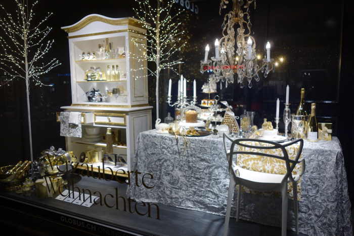 Vitrine de Noël d'un grand magasin sur la Markt Gasse - Berne