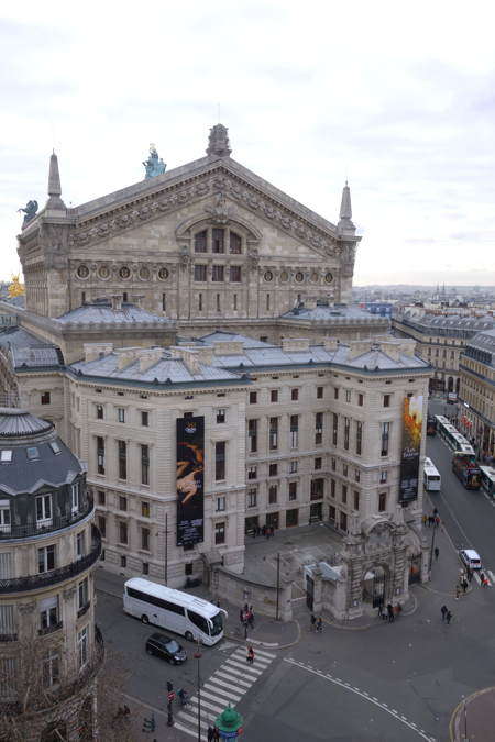 Bâtiments de l'administration et fronton nord de la cage de scène