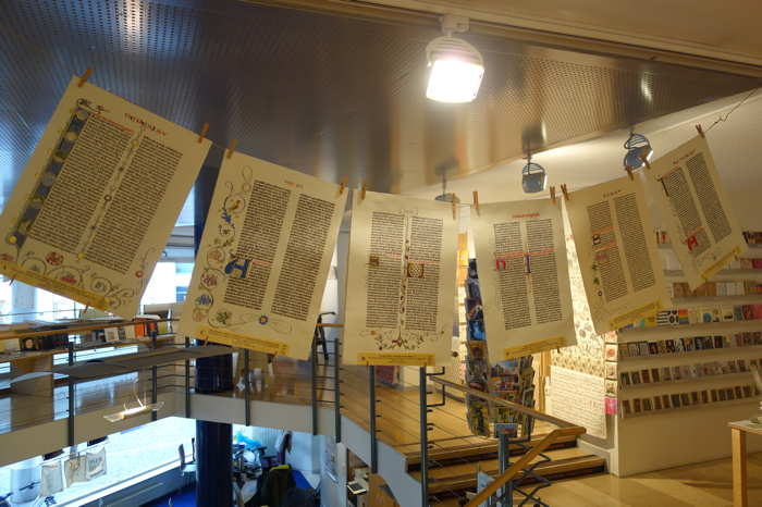 Six copies de pages de la Bible B42 de J. Gutenberg — Mayence
