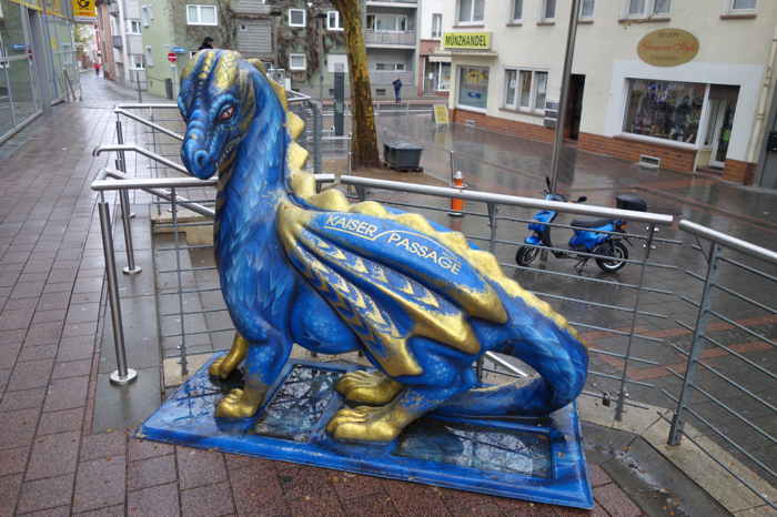 Dragon en sortie/entrée du Kaiser Passage — Worms