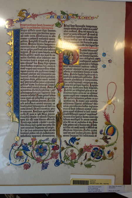 Page de Bible en vente dans la boutique du musée de Gutenberg - Mayence