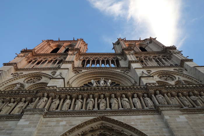 — Façade de la cathédrale Notre-Dame — Paris —