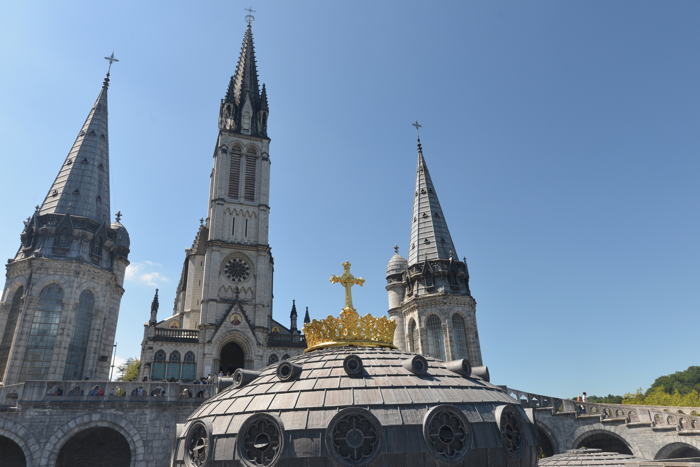 "Couronne de Marie" sur un Dôme — Lourdes
