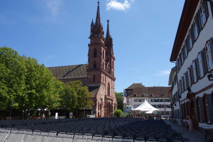 Cinéma en plein air sur la Münsterplatz — Bâle
