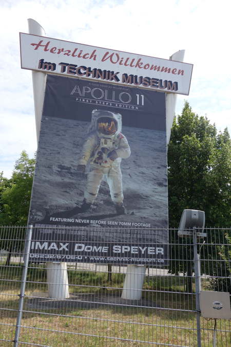 Panneau publicitaire en entrée d'agglomération — Speyer (D)