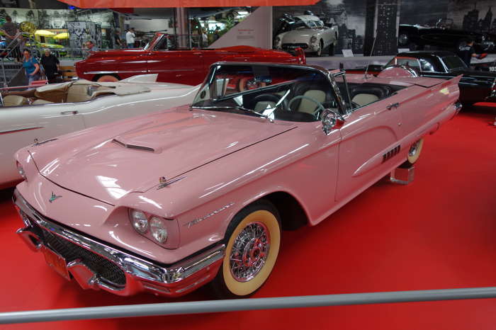 Voitures Américaines typiques des années 60/70 — Musée technique de Sinsheim (D)