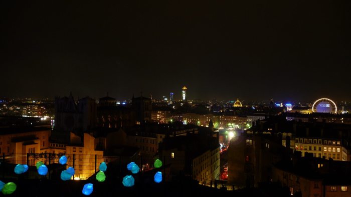 — Abbatiale St Jean, tour du Crédit Lyonnais, grande roue... vues depuis la colline de Fourvière - Lyon —