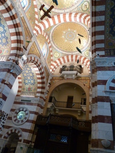 — ex-votos suspendus au plafond de la Basilique Notre Dame de la Garde — Marseille —