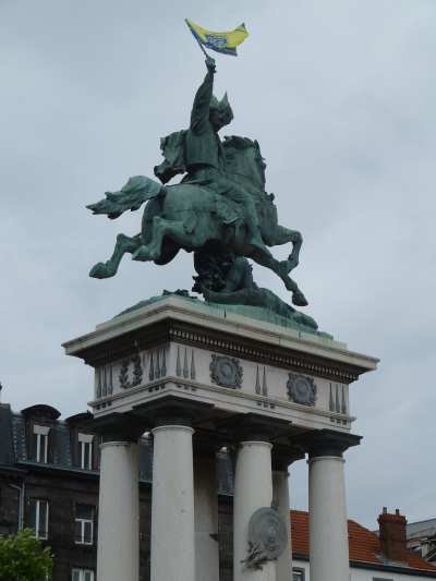 — Statue de Vercingétorix — Place de Jaude — Clermont-Fd —