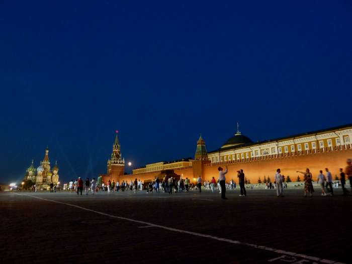 — St Basile, Tour Spasskaïa et mausolée de Lénine — Place Rouge — Moscou —
