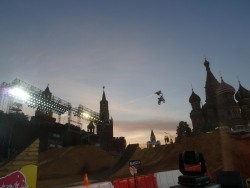 — Redbull Show de free style au pied de St Basile — Moscou —
