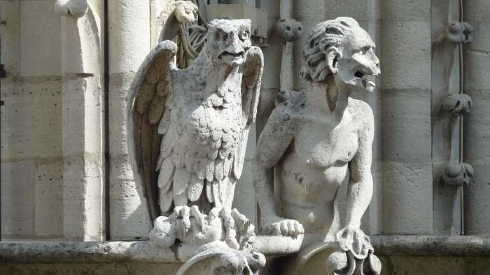 — Gallerie des gargouilles et chimères de la cathédrale de "Notre" Dame de Paris — Paris —