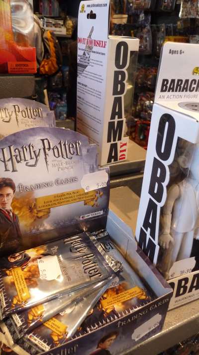— Harry Potter, Obama... - Boutique spécialisée quartier St Michel — Paris —