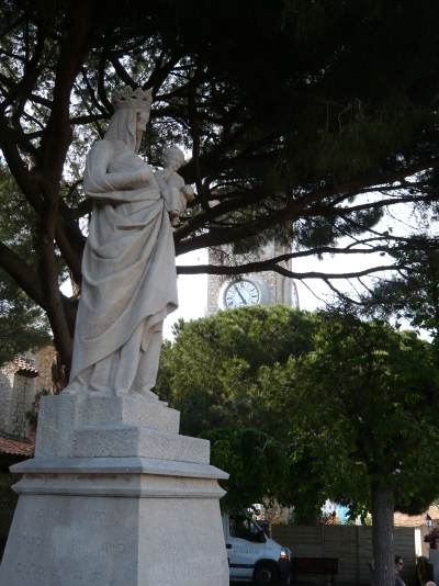 Statue de "Notre-Dame de l'Espérance" — Cannes