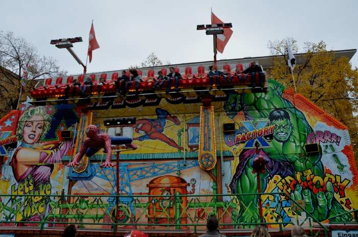 — Attraction foraine - 541e foire - Bâle/Basel —