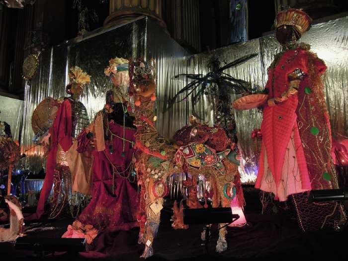 — Mages dans la crèche "Les recensés" - Eglise de la Madeleine - Paris —