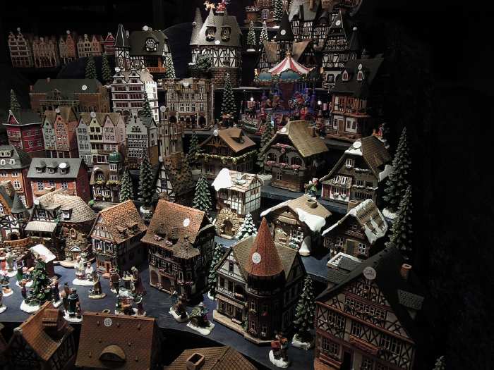 — Céramiques artisanales - Marché de Noël en centre ville - Neumarkt Platz - Cologne —