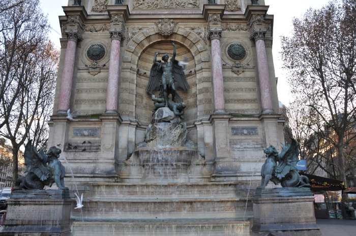 — Fontaine St Michel - Paris —