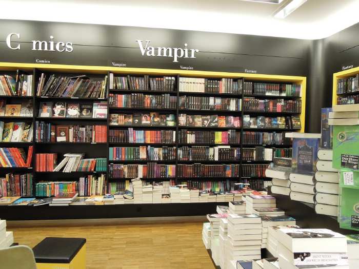 — Rayon "vampires" chez un libraire - Cologne —