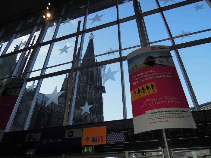 — Tours de la cathédrale vues depuis la gare - Cologne —