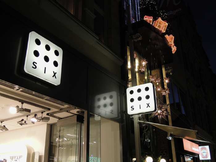 — Enseigne domino - Cologne —