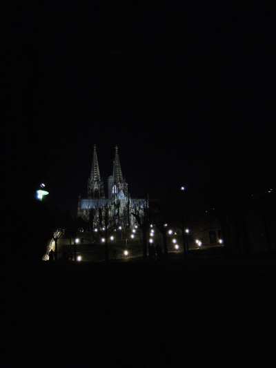 — Cathédrale vues depuis la rive du Rhin - Cologne —