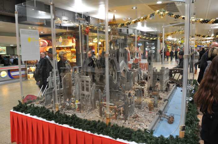 — "Krippenweg" ou "Chemin des crèches" dans la gare ferroviaire - Cologne —