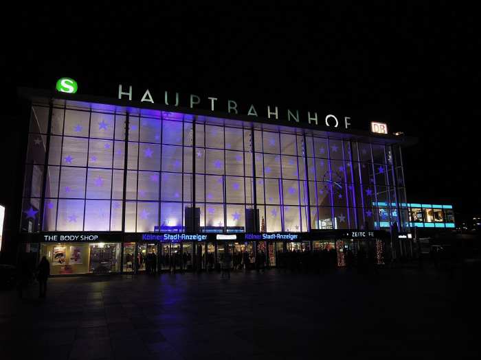 — Gare ferroviaire principale (HBF)- Cologne —