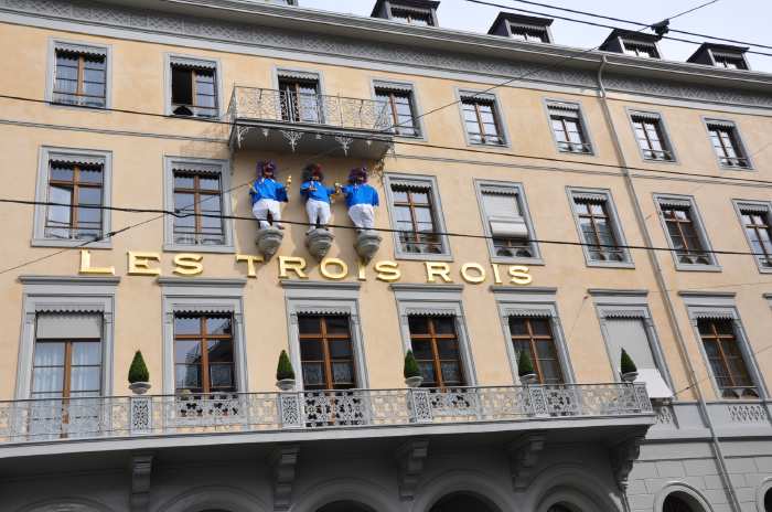 — Hôtel "Les trois rois" à l'époque du carnaval - Bâle/Basel —