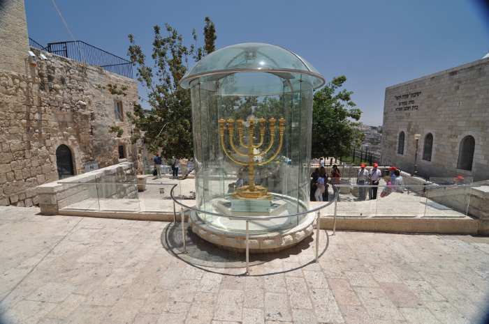 — Menorah — Jérusalem —