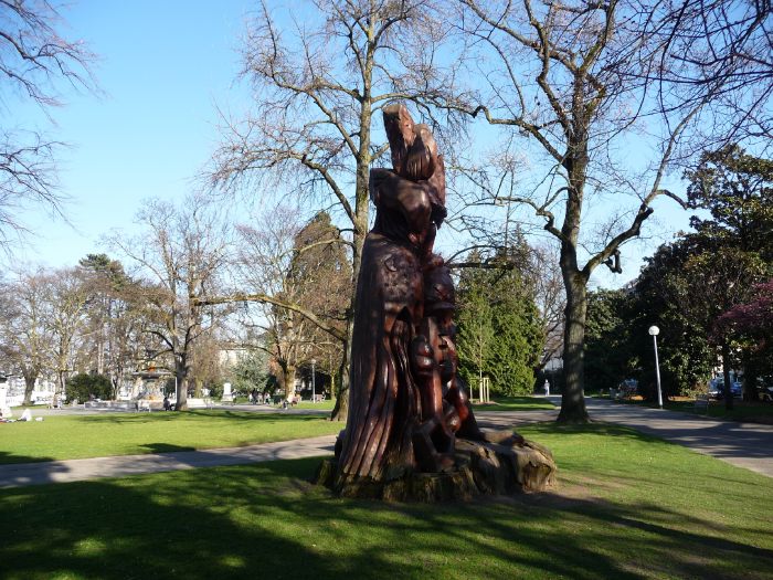 — Souche de séquoia — "Arbrimaux" - Sculpture de Sylvio Asseo & Regula Schultz —