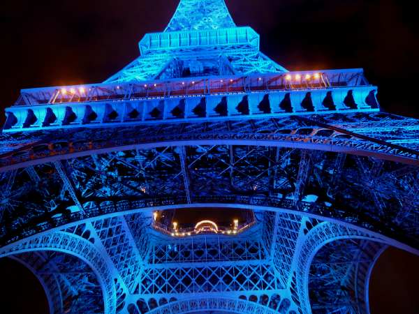 Tour Eiffel aux couleurs du drapeau Européen