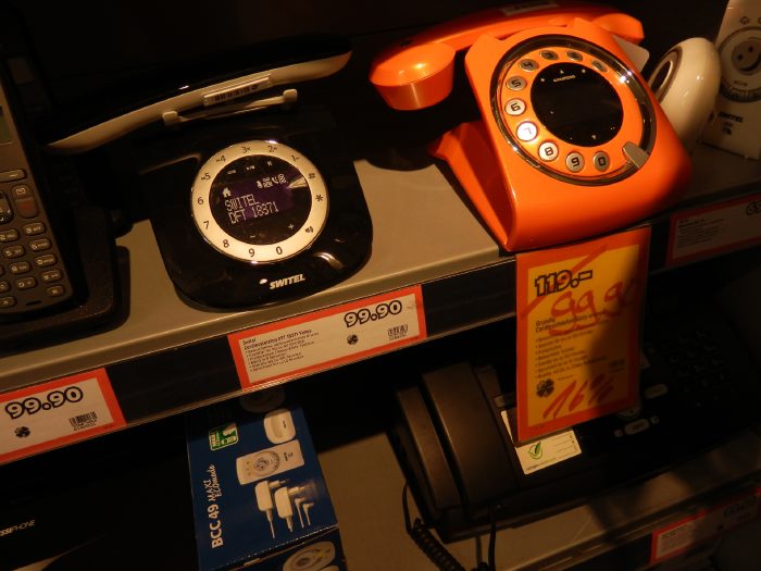 - Téléphone Grundig Sixty - rayon de boutique spécialisée - Berne —