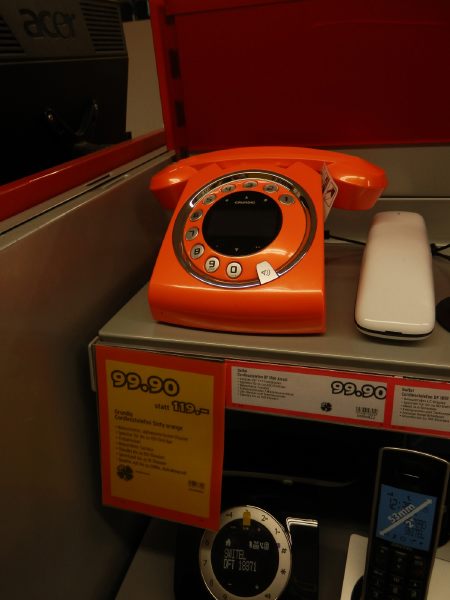 - Téléphone Grundig Sixty - rayon de boutique spécialisée - Berne —