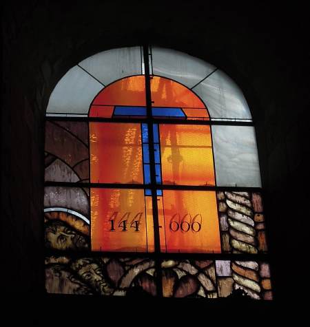 Vitrail de l'Apocalypse - cathédrale de Nevers - Nevers