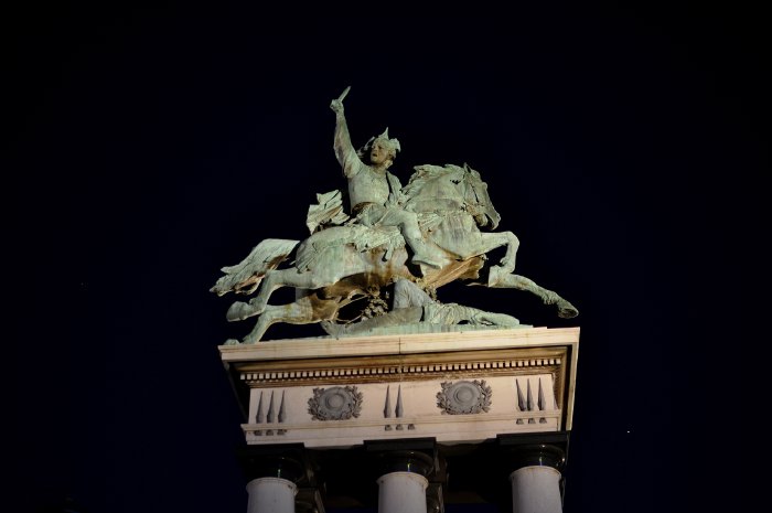 — Statue de Vercingétorix - Place de Jaude - Clermont-Ferrand —