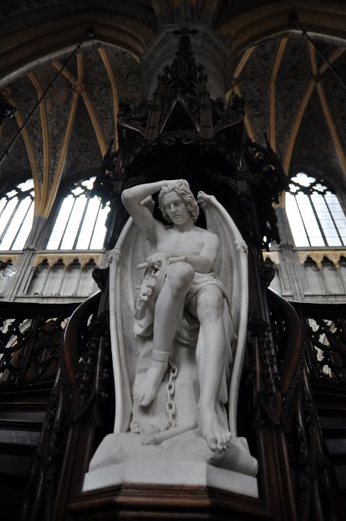 Statue en marbre blanc de Lucifer, Le génie du mal, par Guillaume Geefs