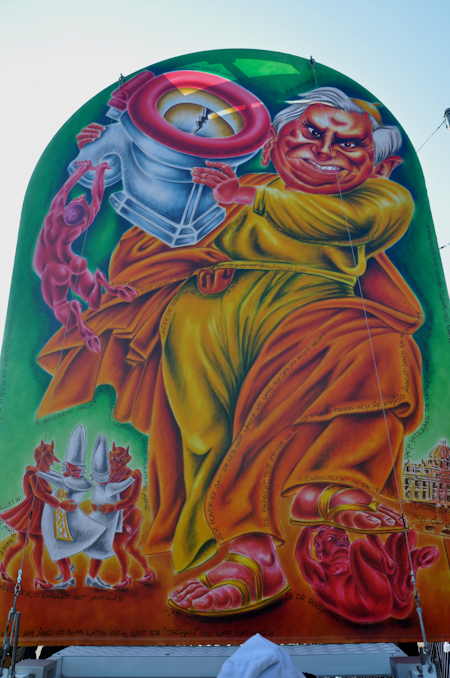 — Défilé du Carnaval en haut du Wettsteinbrücke - Pontif-EX Maximus — Bâle —