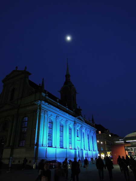 — Eglise du St-Esprit depuis la Place de la gare — Nuit des musées — Bern/Berne —