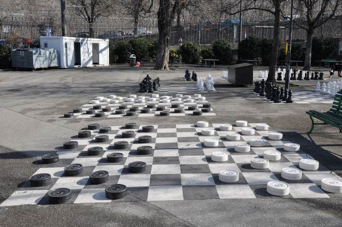 — Echiquiers et Jeux de Dames — Genève —