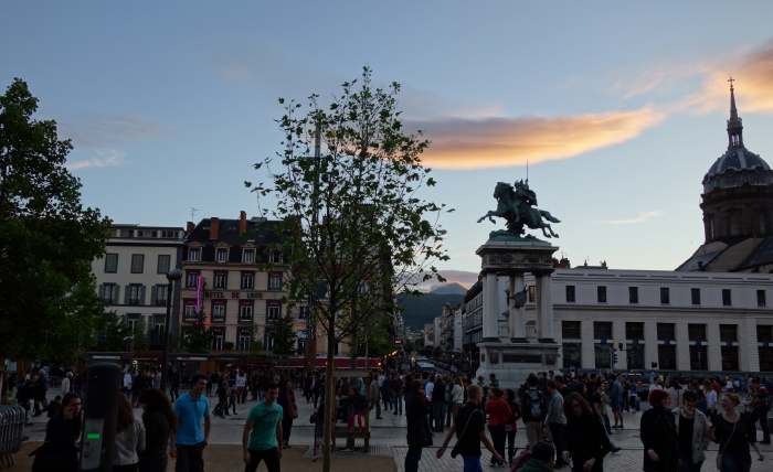— Puy de Dôme vu depuis la Place de Jaude — Fête de la musique — Clermont-Ferrand —