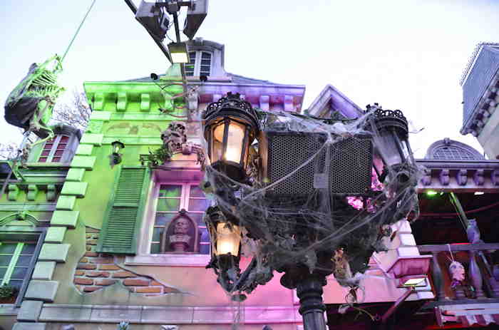 — Attraction Foraine "Manoir hanté" sur la Messeplatz - Bâle/Basel —