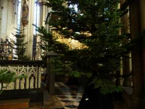 Châsse des mages dans la nef de la cathédrale de Cologne