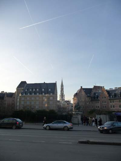 Tour de l'hôtel de ville vue dans le lointain — Bruxelles