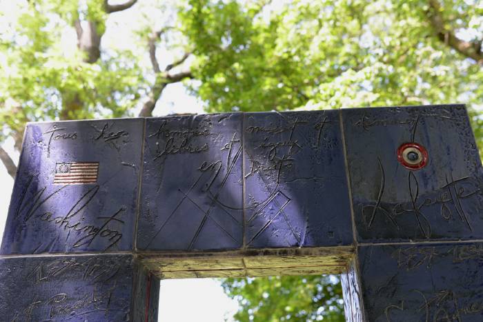 — Monument "arche" Washington-La Fayette - Chavaniac-Lafayette (43) —