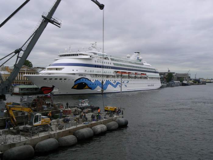 — Navire de croisière AIDAcara - Saint-Petersbourg —