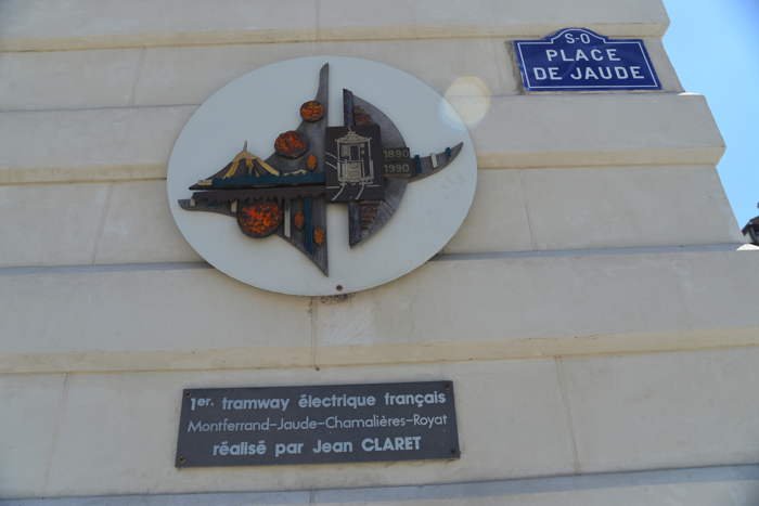 — Plaque commémorative du premier Tramway électrique sur la Place de Jaude — Clermont-Ferrand —