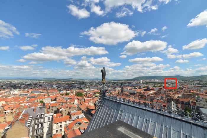 — Statue d'une verge à l'enfant et vue panoramique - Cathédrale Notre Dame de l'Assomption - Clermont-Ferrand —